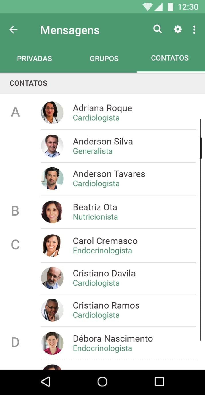 O aplicativo móvel foi construído usando o reagente nativo e cobriu todas as funcionalidades da web.